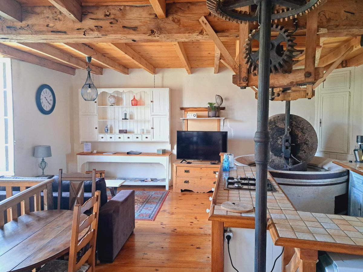 Le Moulin Etourneau - 3 Gites Avec 2 Piscines Champagnac  Экстерьер фото