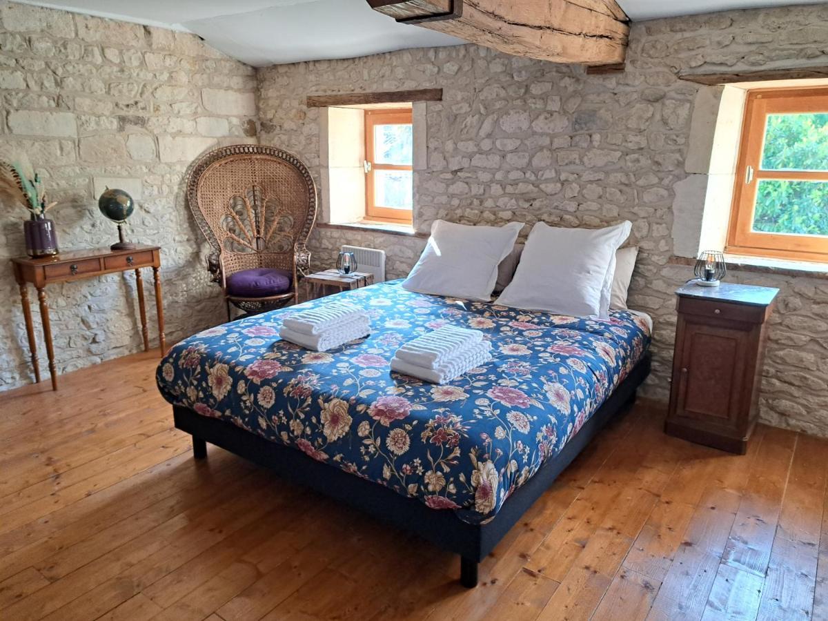 Le Moulin Etourneau - 3 Gites Avec 2 Piscines Champagnac  Экстерьер фото